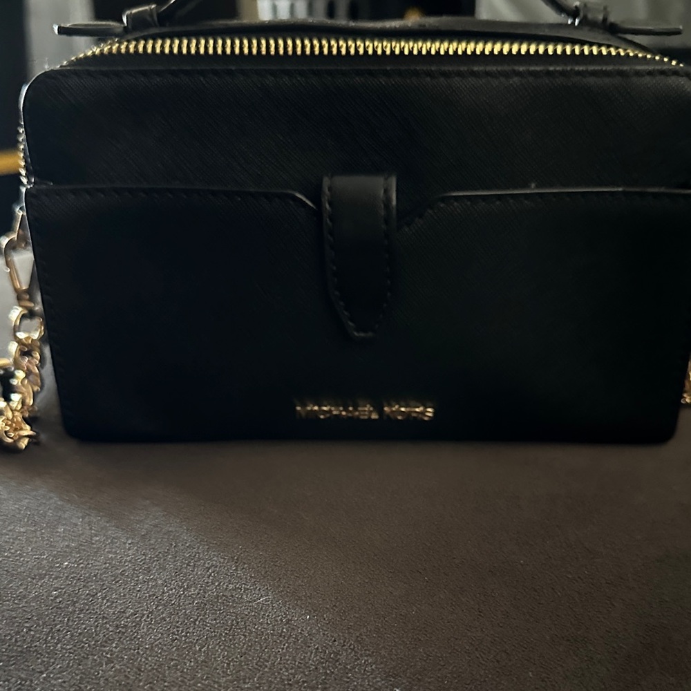 Michael Kors Elegant Black Crossbody Bag